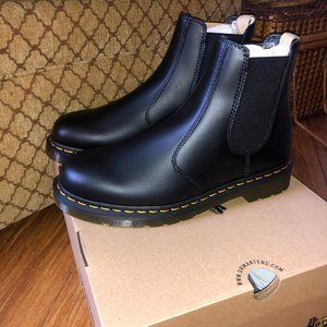 Dr.Martens 2967 yellow stitch smoothe chelsea boot